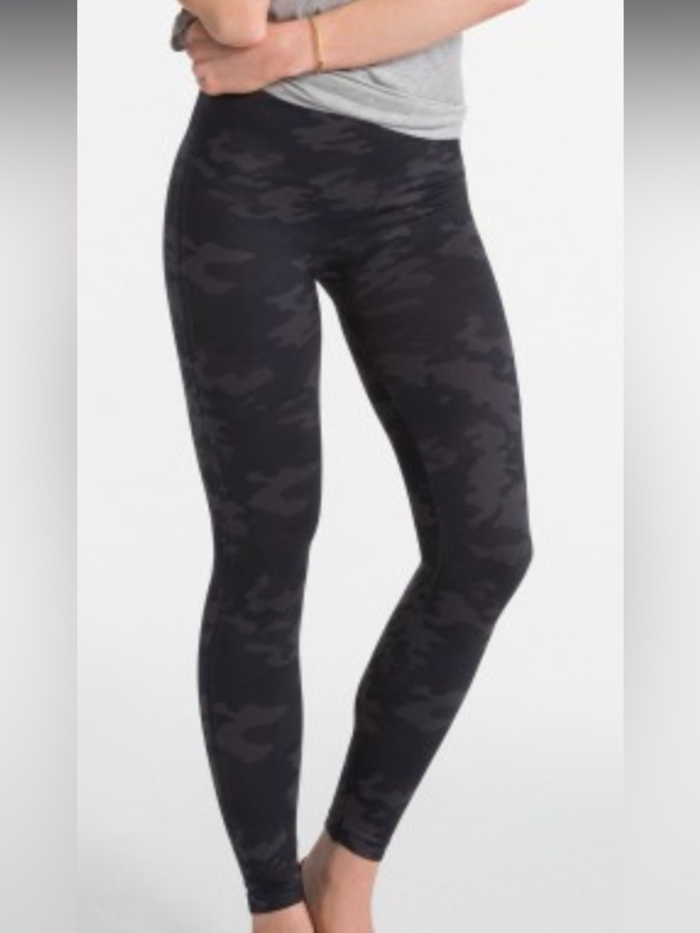 SPANX Seamless High-Rise Knit Leggings Black & Gray Camo Size Small